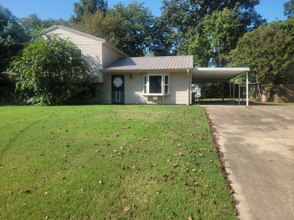 2708 Noble Dr in Jonesboro, AR - Building Photo