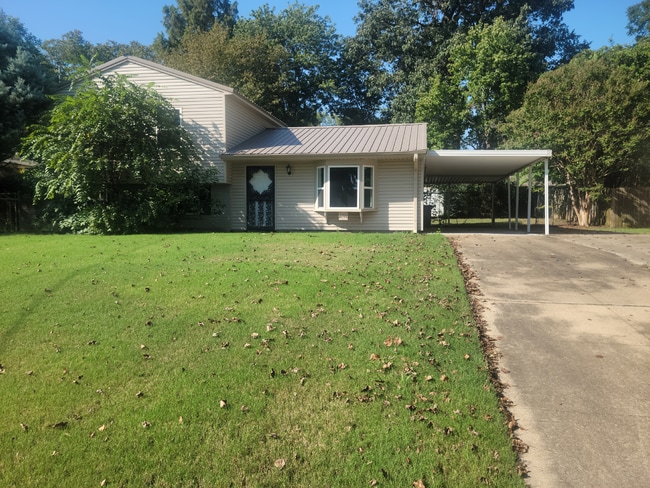 2708 Noble Dr