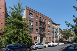 Pauline Court in Brooklyn, NY - Foto de edificio - Building Photo