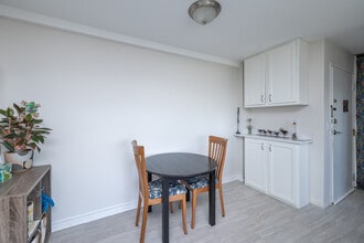 Fulton Terrace in Minneapolis, MN - Building Photo - Interior Photo