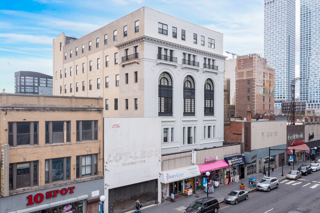 2853 John F Kennedy Blvd in Jersey City, NJ - Building Photo