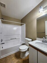 15650 Stone Crossing Dr in Southfield, MI - Foto de edificio - Building Photo