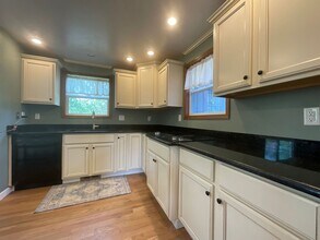 14628 Lawrence Lake Rd SE in Yelm, WA - Building Photo - Building Photo