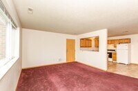 9135 University Ave photo'