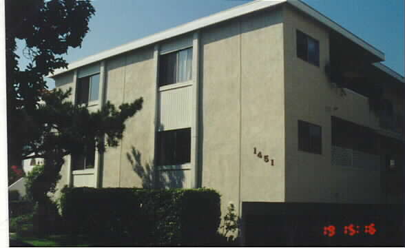 1451 E Wilson Ave in Glendale, CA - Foto de edificio