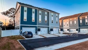 9570 20th Bay St in Norfolk, VA - Building Photo