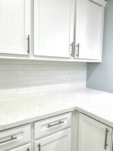 1019 N Abbey Ave, Unit 2 in Edinburg, TX - Foto de edificio - Building Photo