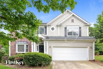 6928 Neuhoff Ln in Charlotte, NC - Building Photo - Building Photo