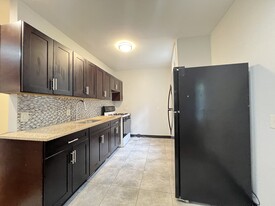 660 Ocean Ave, Unit 3B Apartments