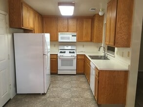 4463 Lynbrook Loop in Redding, CA - Building Photo - Building Photo