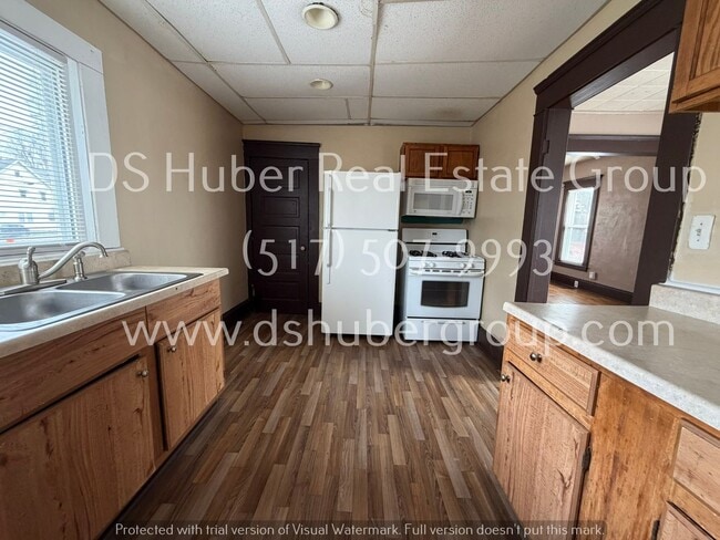 305 Howe St in Lansing, MI - Building Photo - Building Photo