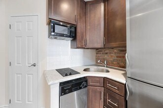 316 W 14th St in New York, NY - Building Photo - Building Photo