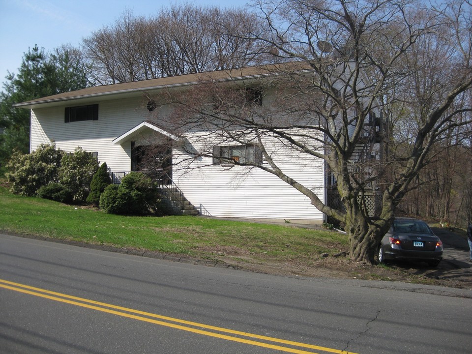 55 Coal Pit Hill Rd in Danbury, CT - Building Photo