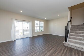 804 Neubauer Circle in Lindenhurst, IL - Building Photo - Building Photo