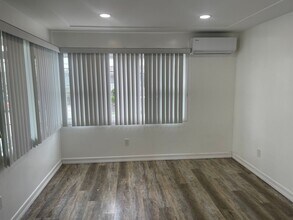 3804 52nd St in San Diego, CA - Foto de edificio - Building Photo