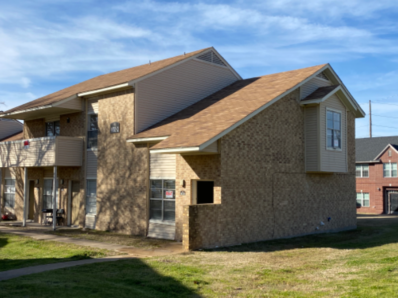 402 Summer Ct in College Station, TX - Building Photo