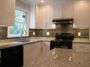 501 Parkview Dr in Durham, NC - Building Photo - Building Photo