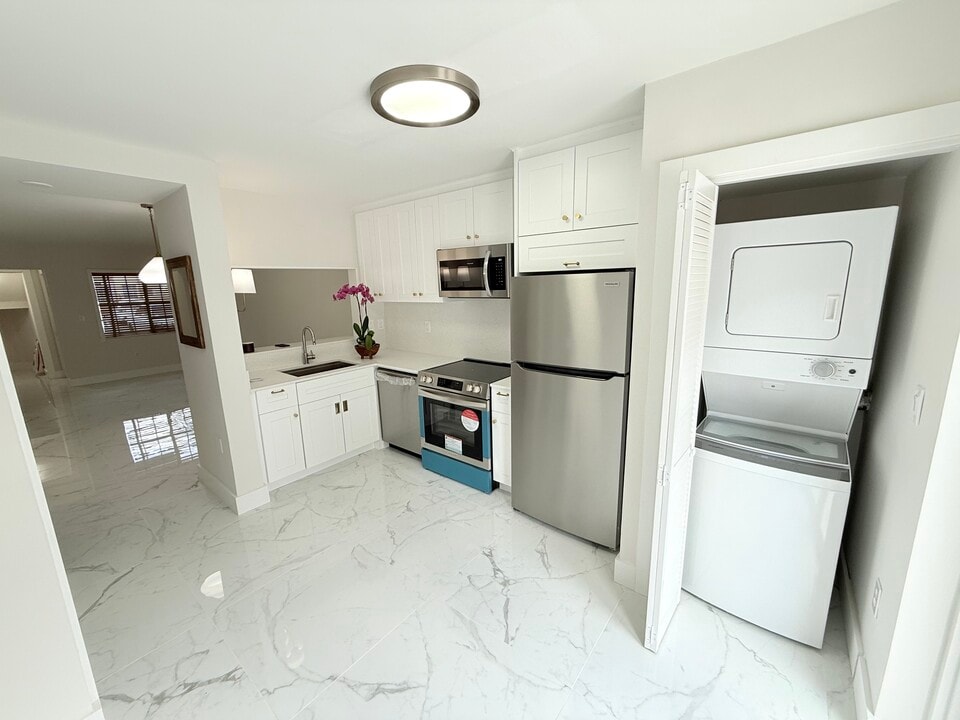 6726 SW 130th Pl, Unit 1403 in Miami, FL - Building Photo