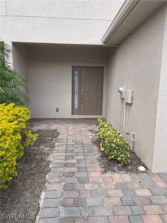 3809 Clearbrook Ln in Ft. Myers, FL - Foto de edificio - Building Photo