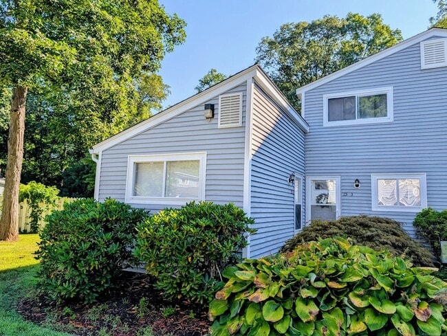 property at 15 Kent Ct
