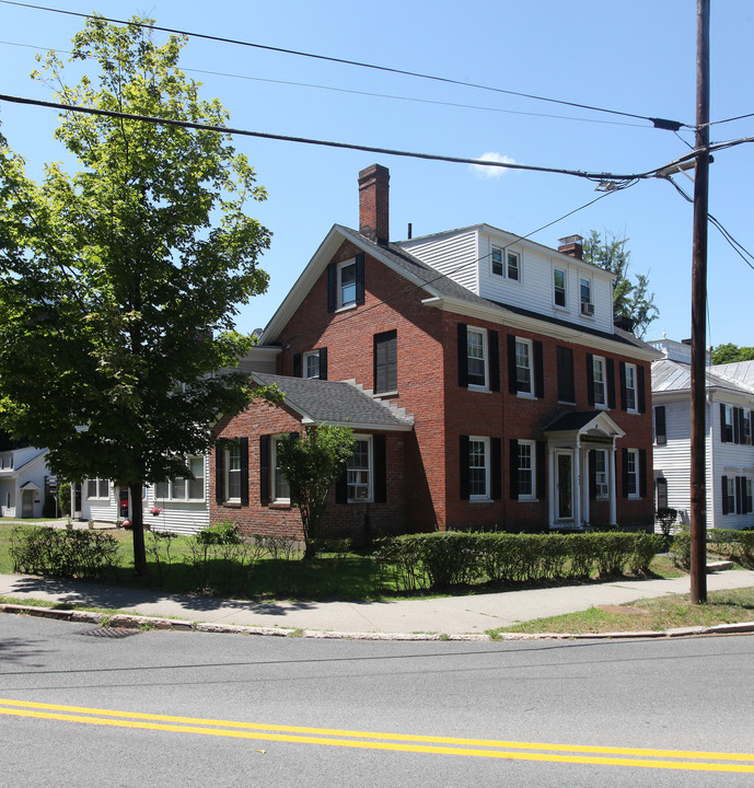 497 Main St in Greenfield, MA - Foto de edificio