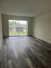 7960 N Colony Cir-Unit -304 in Tamarac, FL - Building Photo - Building Photo