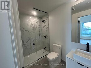 10 Graphophone Grv in Toronto, ON - Building Photo - Building Photo