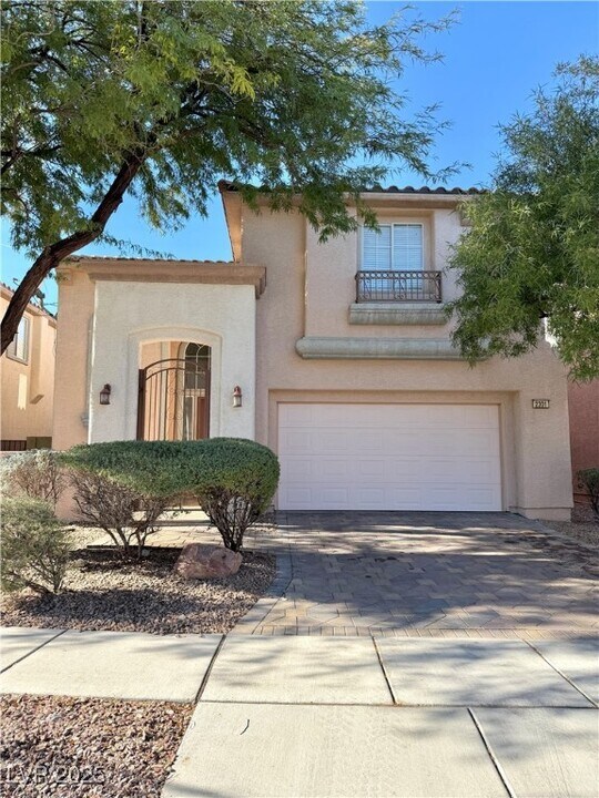 2301 Summer Home St in Las Vegas, NV - Building Photo