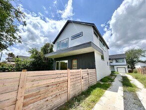 5605 Samuel Huston Ave in Austin, TX - Building Photo - Building Photo