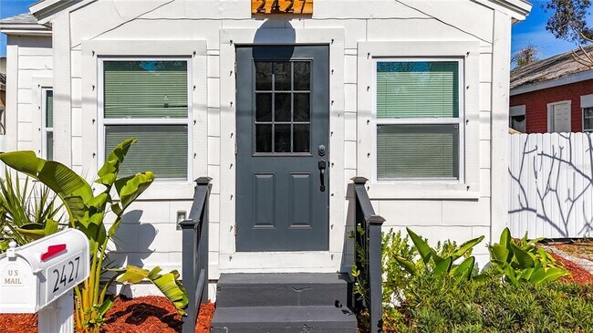 2427 10th Ave S in St. Petersburg, FL - Building Photo - Building Photo