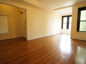 2647 N Sawyer Ave in Chicago, IL - Building Photo - Building Photo