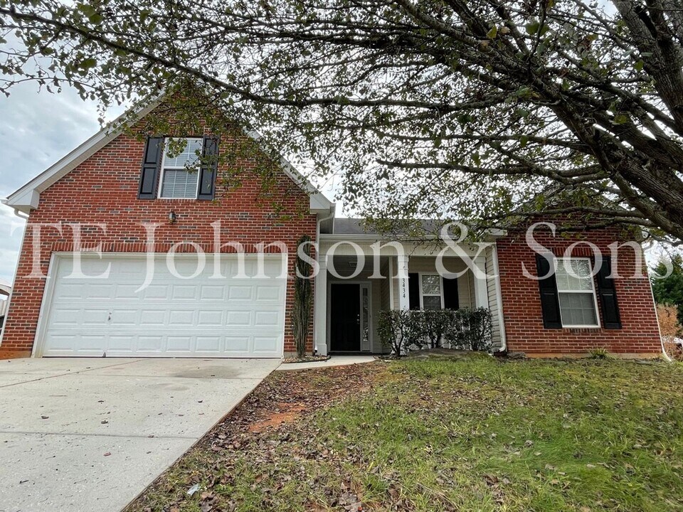 3434 Glen Lyon Dr in Winston-Salem, NC - Building Photo
