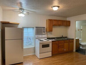 743 Diamond St in Medford, OR - Building Photo - Building Photo