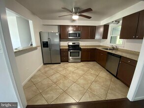 22 Fairmount Dr in Glassboro, NJ - Foto de edificio - Building Photo