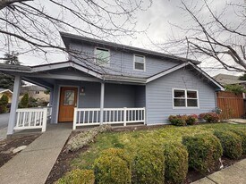 810 Park St, Unit 810 park street in Ashland, OR - Building Photo