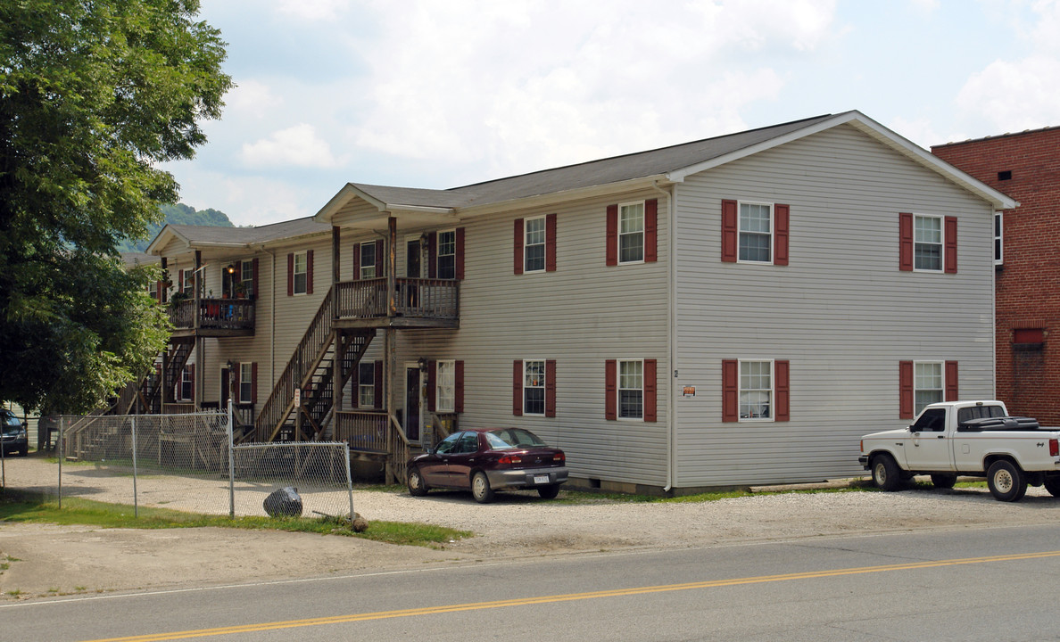 9708 Maccorkle Ave in Charleston, WV - Foto de edificio