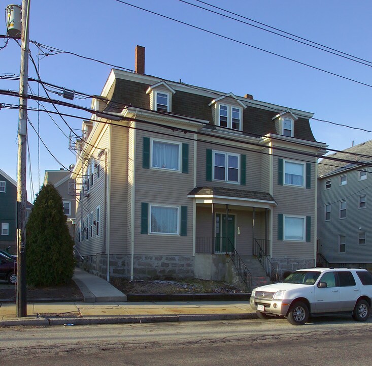543 Middle St in Fall River, MA - Building Photo
