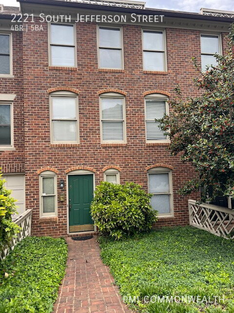 property at 2221 S Jefferson St