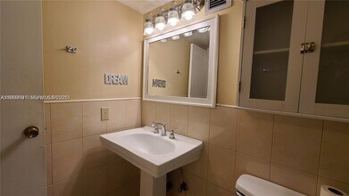 851 Three Islands Boulevard in Hallandale Beach, FL - Building Photo - Building Photo