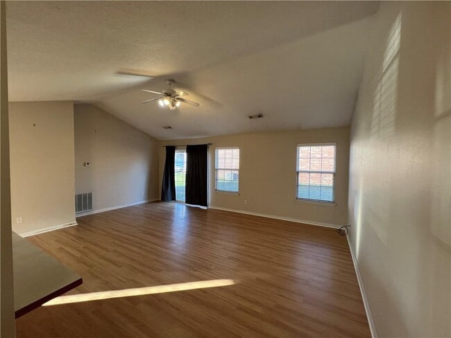 235 Ravenwood Blvd in Siloam Springs, AR - Building Photo - Building Photo