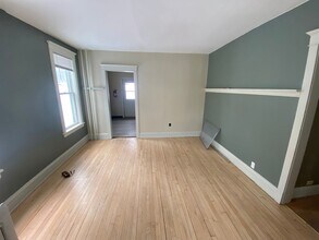 2107 E 5th St-Unit -2105 E 5th St in Duluth, MN - Building Photo - Building Photo