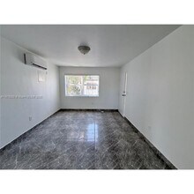 11 Sidonia Ave in Coral Gables, FL - Foto de edificio - Building Photo