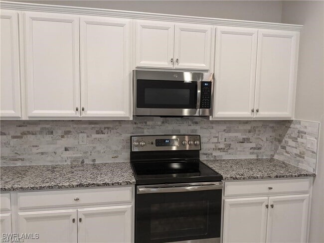 property at 9264 Shadow Oak Ln