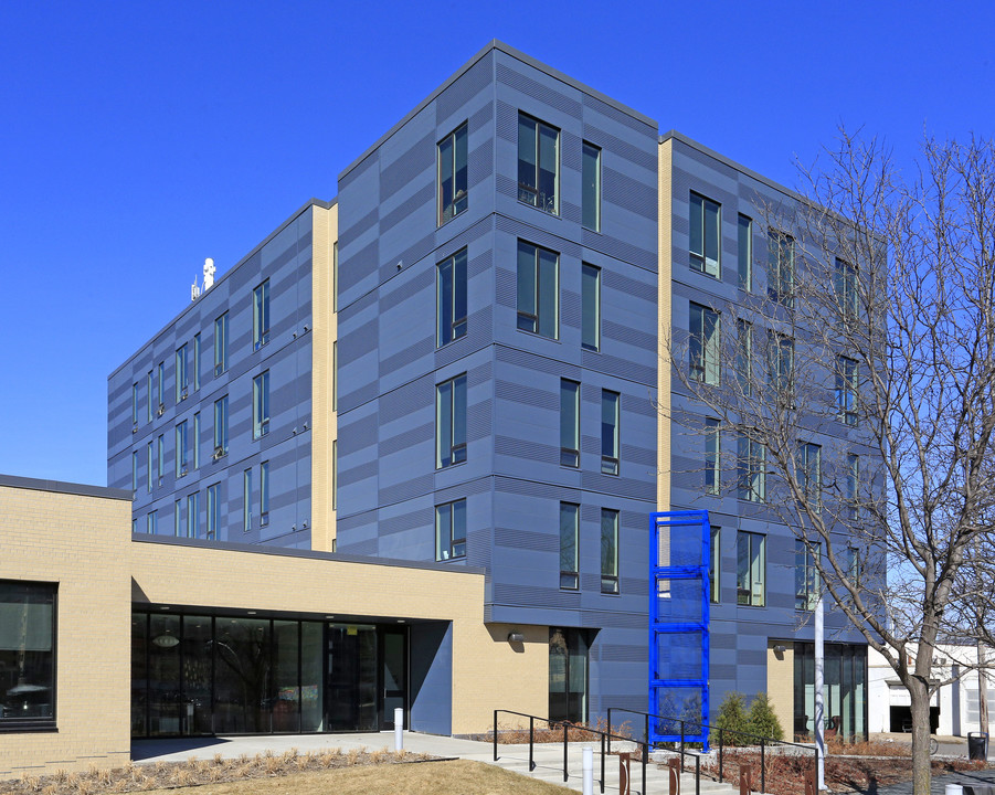 Downtown View Apartments in Minneapolis, MN - Building Photo