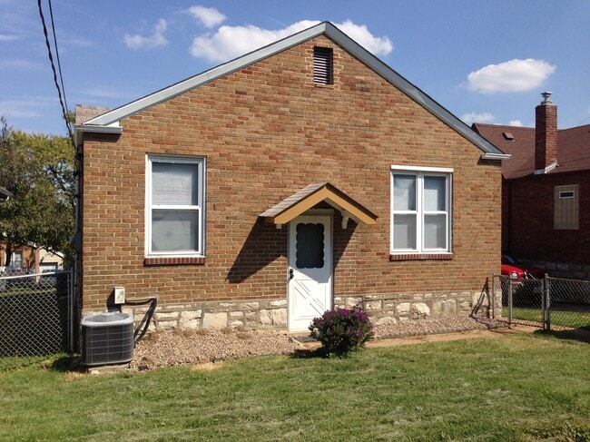 316 Atlas Dr in St. Louis, MO - Building Photo - Building Photo