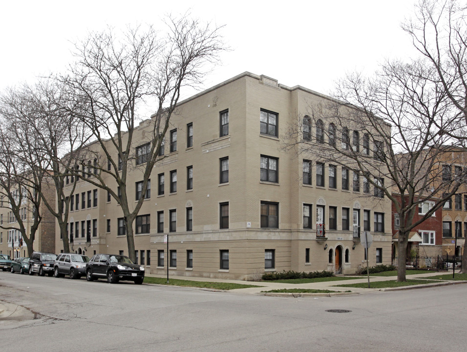 6300 N Rockwell St in Chicago, IL - Building Photo