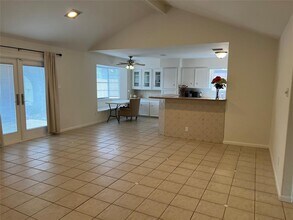 9219 Rentur Dr in Houston, TX - Building Photo - Building Photo