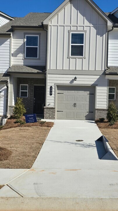217 Kenoot Dr in Mcdonough, GA - Building Photo