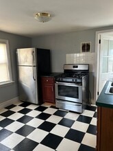 320 Washington Ave, Unit 2nd floor in Downingtown, PA - Building Photo - Building Photo