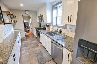 26 S Washington St in Baltimore, MD - Building Photo